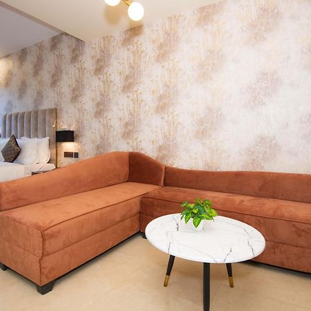 Hotel Avadh Classio Near By Ram Mandir Faizabad ภายนอก รูปภาพ