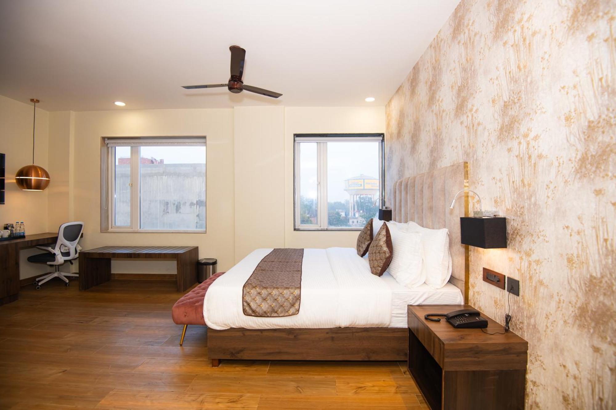 Hotel Avadh Classio Near By Ram Mandir Faizabad ภายนอก รูปภาพ