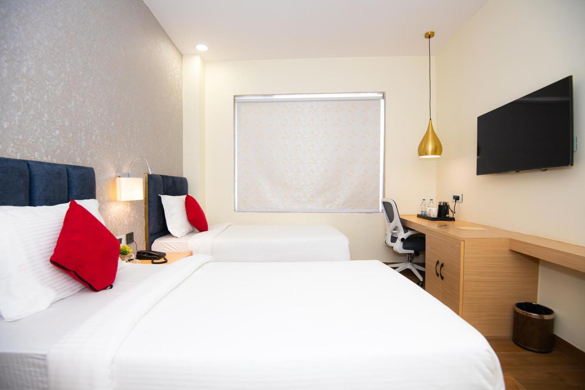 Hotel Avadh Classio Near By Ram Mandir Faizabad ภายนอก รูปภาพ